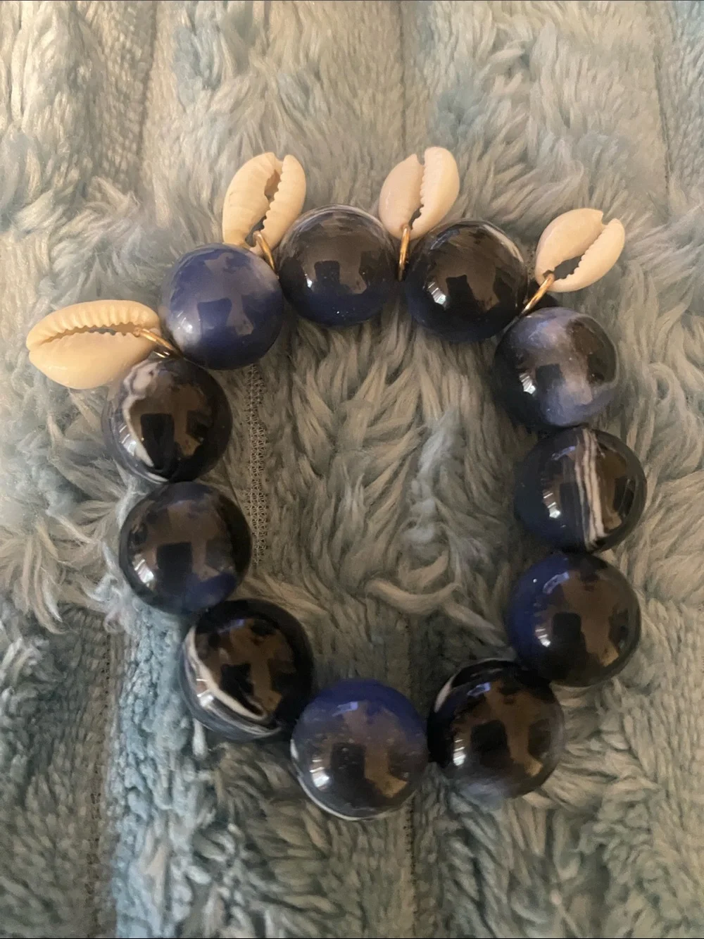 Set of 4 Beaded Coastal Cowrie Shell Napkin Rings Navy Blue & Marbled Black